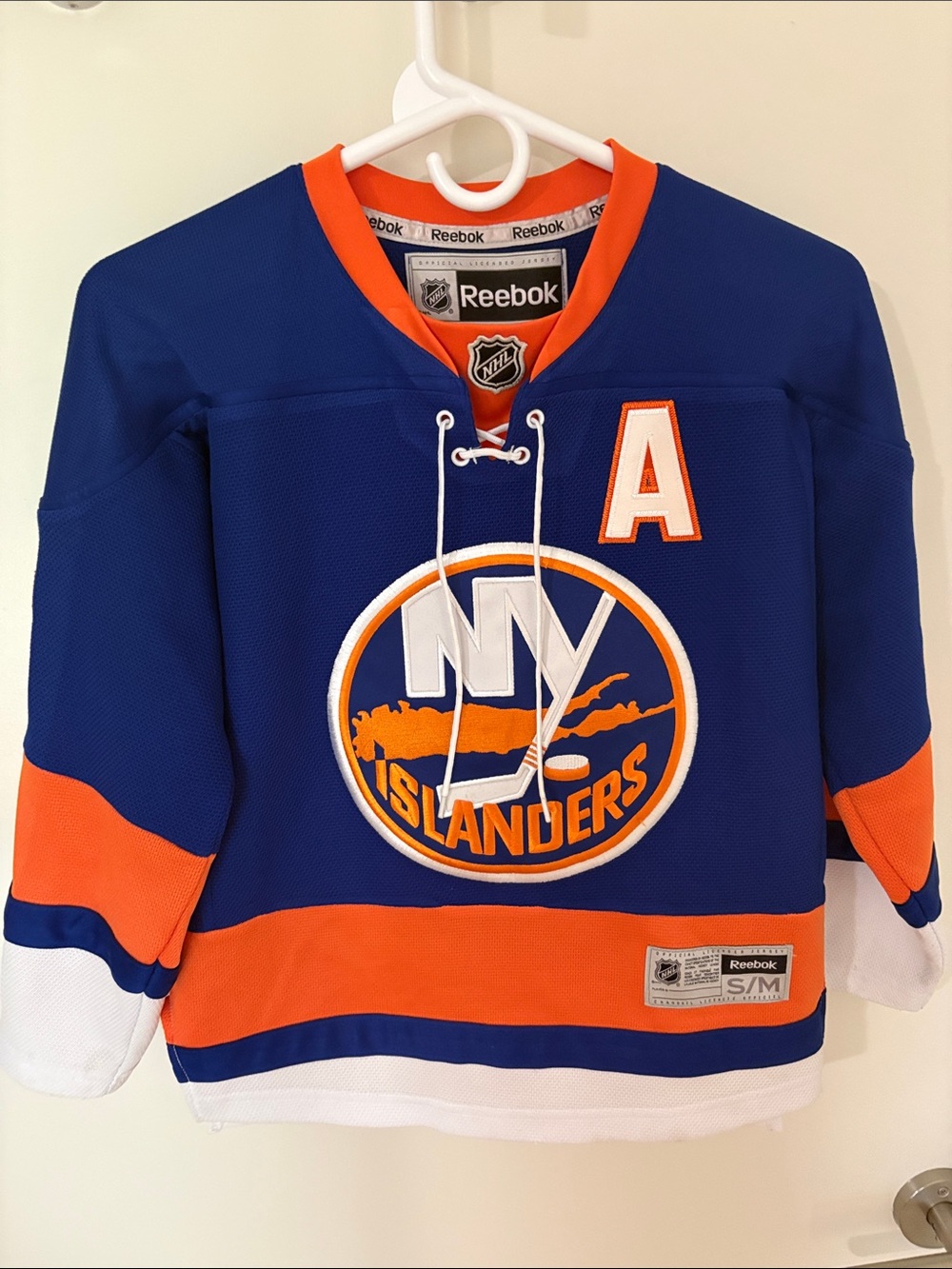 Youth S/M NY Islanders Hockey Jersey